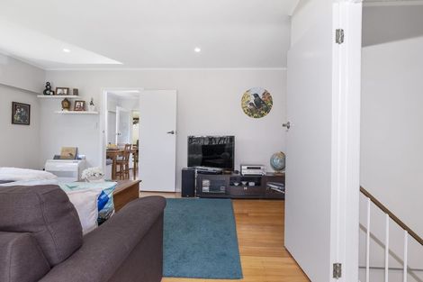 Photo of property in 41 Valley View Road, Glenfield, Auckland, 0629