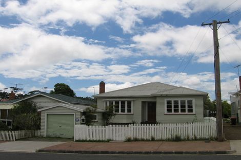 Photo of property in 25 Pasadena Avenue, Point Chevalier, Auckland, 1022