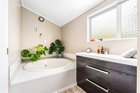 Photo of property in 48 First Avenue, Avenues, Whangarei, 0110