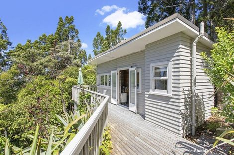 Photo of property in 20 Rangiwai Road, Titirangi, Auckland, 0604