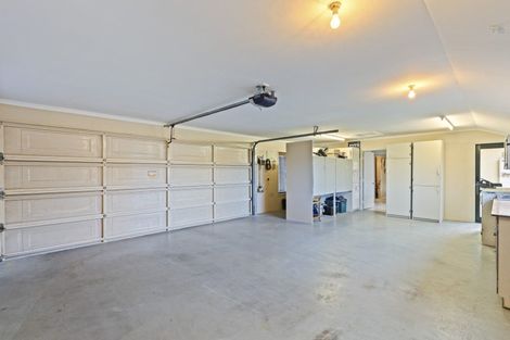 Photo of property in 6 Royal Heights, Glen Avon, New Plymouth, 4312