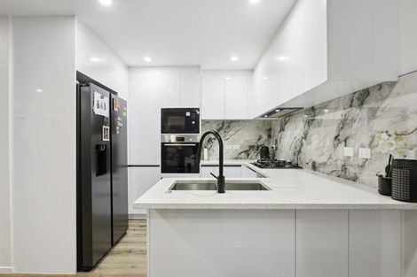 Photo of property in 43f Beach Road, Pahurehure, 2113