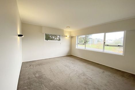 Photo of property in 3 Larne Avenue, Pakuranga Heights, Auckland, 2010