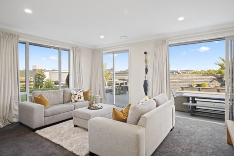 Photo of property in 13 William Andrew Road, Pukekohe, 2120