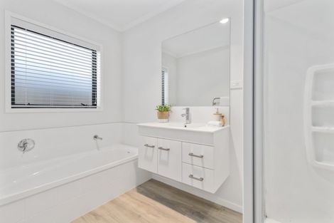 Photo of property in 48 Marion Crescent, Papamoa Beach, Papamoa, 3118