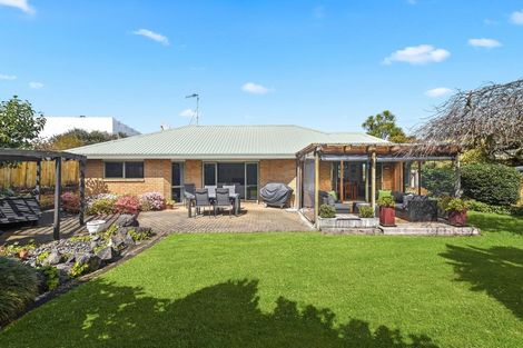 Photo of property in 10 Guernsey Place, Grandview Heights, Hamilton, 3200