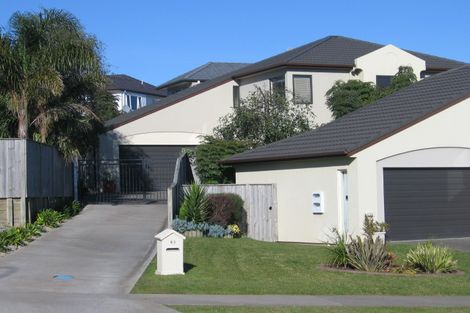 Photo of property in 82a Moyrus Crescent, East Tamaki Heights, Auckland, 2016
