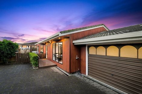 Photo of property in 3/163 Hobsonville Road, West Harbour, Auckland, 0618