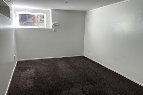 Photo of property in 124 Tiroroa Avenue, Te Atatu South, Auckland, 0610