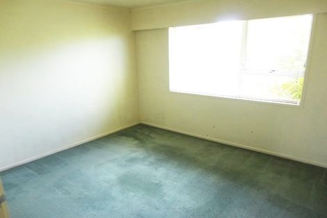 Photo of property in 2/5 Sylvan Crescent, Te Atatu South, Auckland, 0610