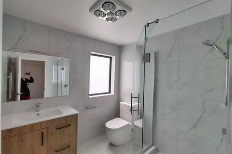 Photo of property in 1 Korokio Lane, Henderson, Auckland, 0612