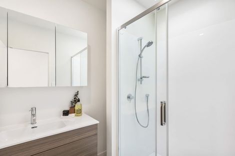 Photo of property in 11/2 Moor Avenue, Te Atatu Peninsula, Auckland, 0610