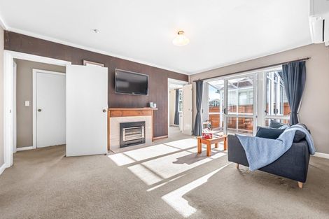 Photo of property in 352 Stokes Valley Road, Stokes Valley, Lower Hutt, 5019