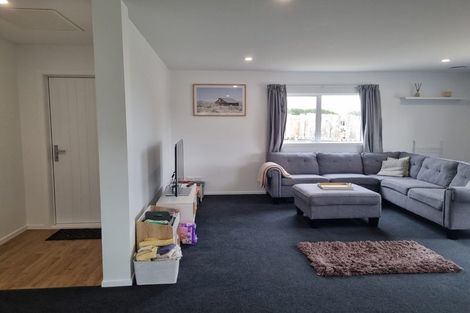 Photo of property in 7a Suffolk Place, Cannons Creek, Porirua, 5024