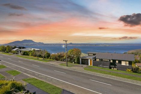 Photo of property in 86 Wakeman Road, Acacia Bay, Taupo, 3330