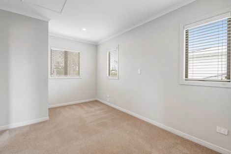 Photo of property in 71 Laurence Street, Manly, Whangaparaoa, 0930
