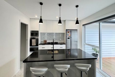 Photo of property in 50 Freedom Drive, Kelvin Grove, Palmerston North, 4414