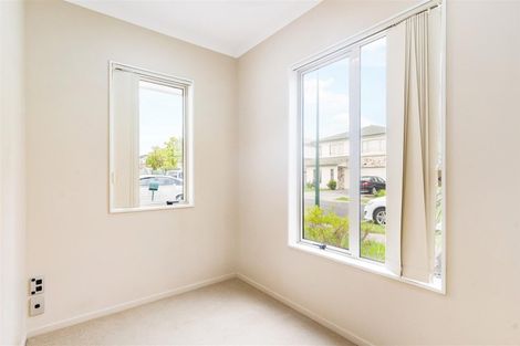 Photo of property in 10 Maypark Crescent, Flat Bush, Auckland, 2016