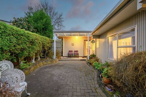 Photo of property in 10 Leewood Place, Pakuranga Heights, Auckland, 2010