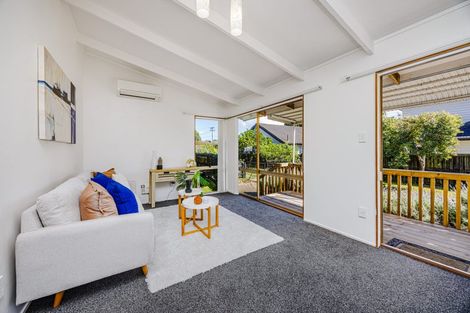 Photo of property in 2/8 Alpha Street, Papakura, 2110