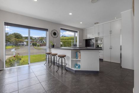 Photo of property in 9 Ayr Place, Papakowhai, Porirua, 5024