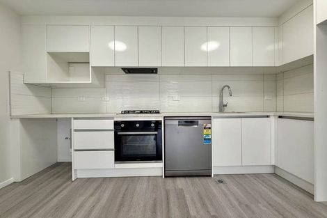 Photo of property in 4 Tawapou Close, Massey, Auckland, 0614