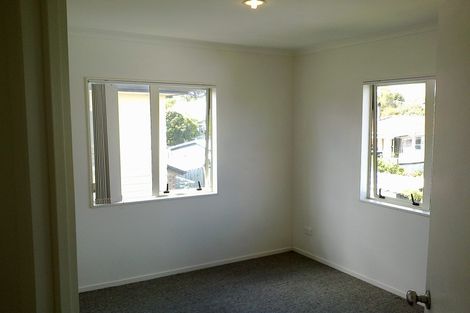 Photo of property in 11 Brashier Circle, Sunnyvale, Auckland, 0612