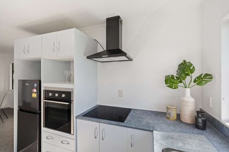 Photo of property in 19 Lasque Place, Glen Eden, Auckland, 0602