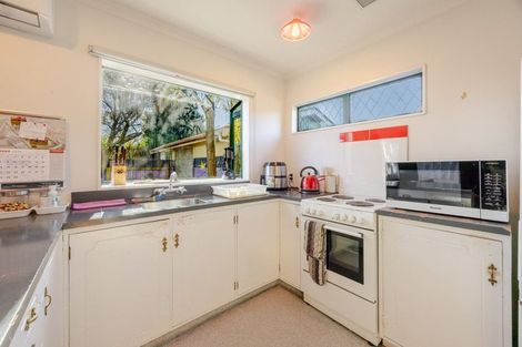 Photo of property in 18 Howard Road, Taradale, Napier, 4112