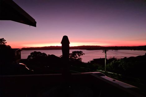 Photo of property in 2 Swann Beach Road, Stanmore Bay, Whangaparaoa, 0932