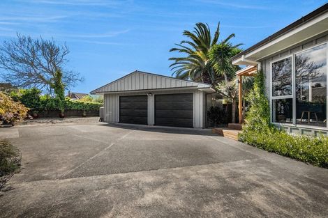Photo of property in 14 Pinehurst Place, Wattle Downs, Auckland, 2103