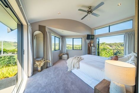 Photo of property in 3 Coroglen Rise, Pukerua Bay, 5026