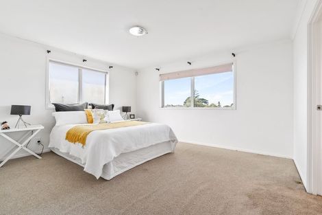 Photo of property in 19b Te Atatu Road, Te Atatu South, Auckland, 0610