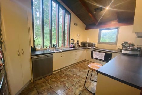 Photo of property in 52 Park Hill Road, Birkenhead, Auckland, 0626