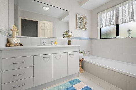 Photo of property in 8 Mt Blanc Place, Northpark, Auckland, 2013