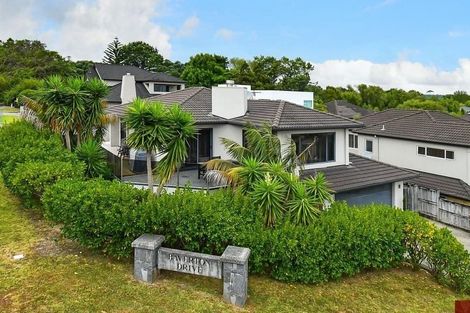 Photo of property in 2 Baverton Drive, Flat Bush, Auckland, 2016