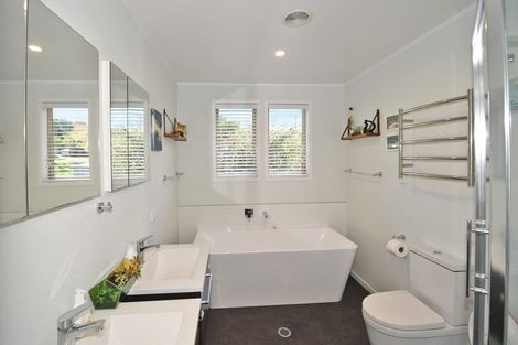 Photo of property in 57 Hauraki Road, Leigh, Warkworth, 0985