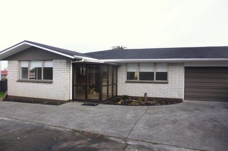 Photo of property in 2/95 Beach Road, Pahurehure, Papakura, 2113