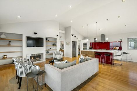 Photo of property in 1/11 Pullum Street, Birkenhead, Auckland, 0626