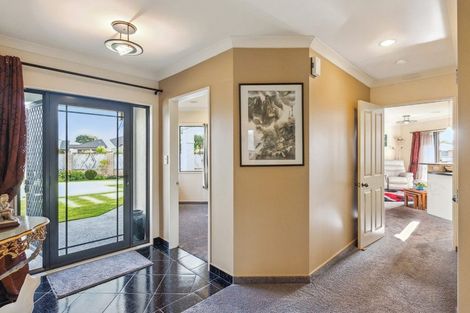 Photo of property in 1 Quadrant Heights, Paraparaumu, 5032