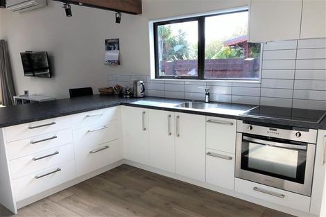 Photo of property in 28 Rata Street, Wanaka, 9305