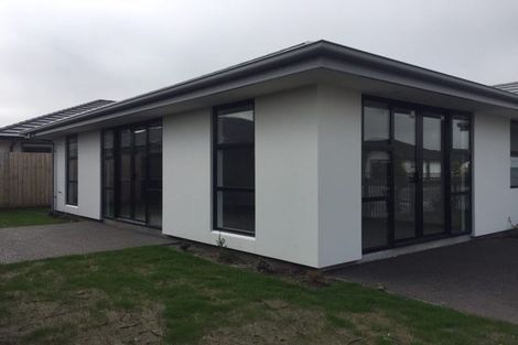 Photo of property in 3 Robalan Close, Halswell, Christchurch, 8025