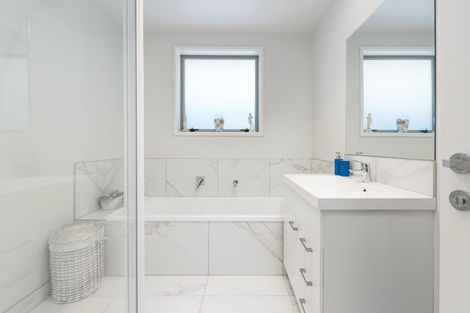 Photo of property in 18 Marion Crescent, Papamoa Beach, Papamoa, 3118