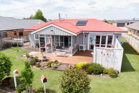 Photo of property in 16 Benner Drive, Ngatea, 3503