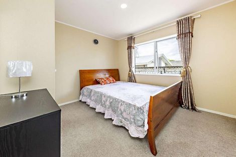 Photo of property in 147 Millhouse Drive, Golflands, Auckland, 2013