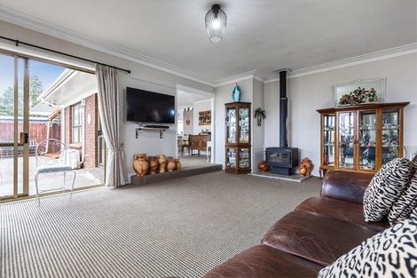 Photo of property in 106 Everglade Drive, Totara Heights, Auckland, 2105