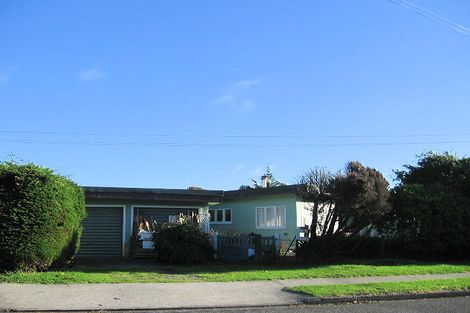 Photo of property in 36 Rangihiroa Street, Waikanae Beach, Waikanae, 5036