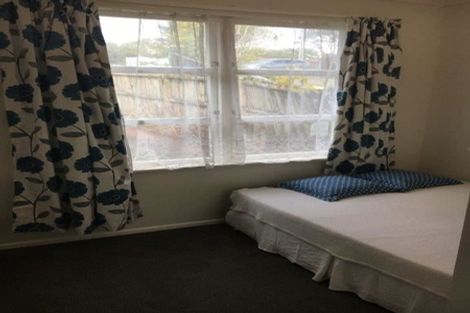 Photo of property in 60 Colwill Road, Massey, Auckland, 0614