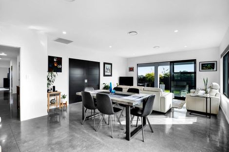 Photo of property in 4 Cessna Lane, Glen Avon, New Plymouth, 4312