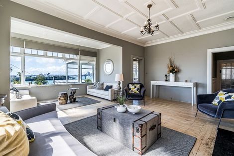 Photo of property in 16 Hinemoa Terrace, Birkenhead, Auckland, 0626